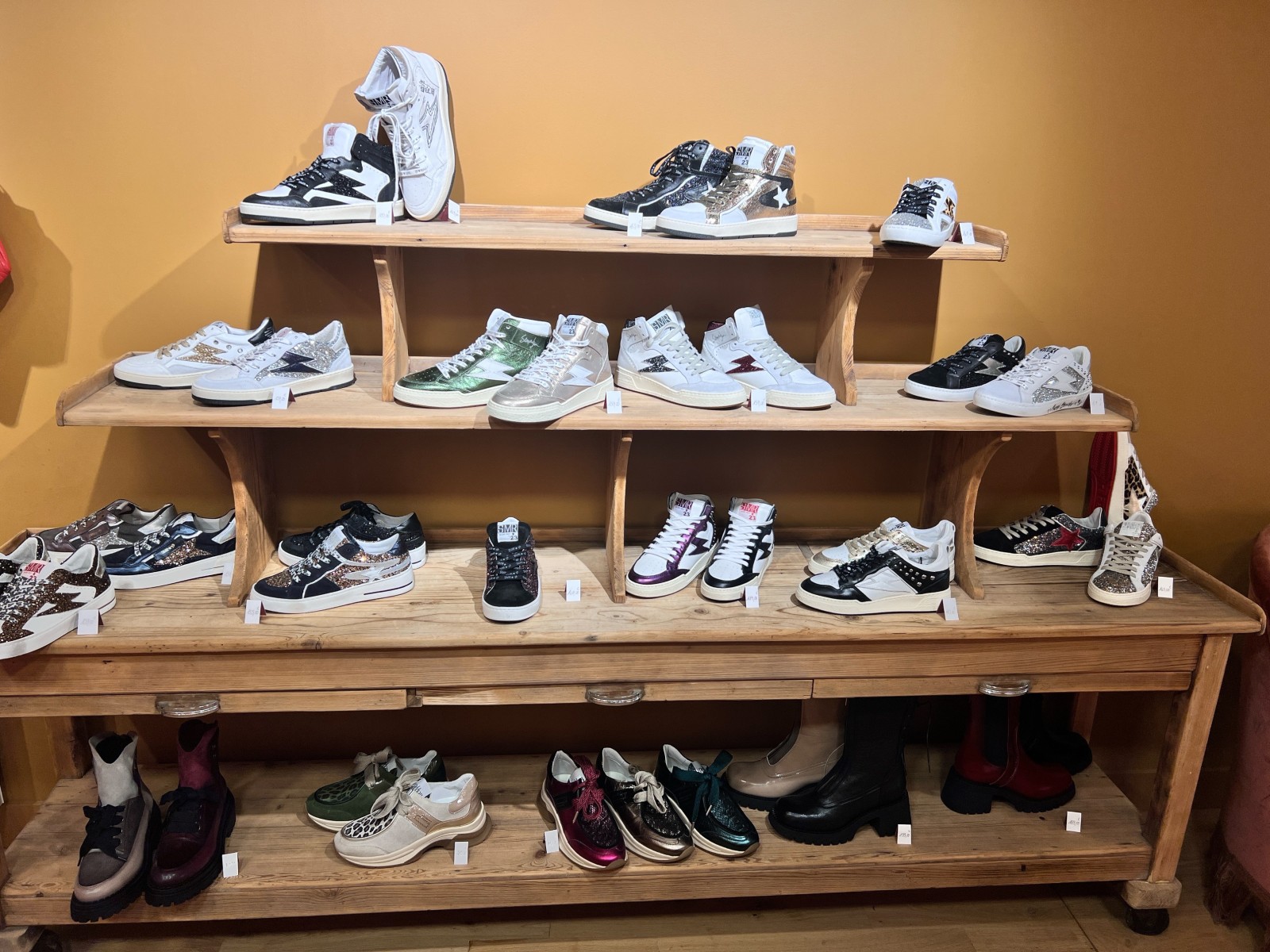 Concept store de chaussures et accessoires à Rouen 76000 en Seine-Maritime