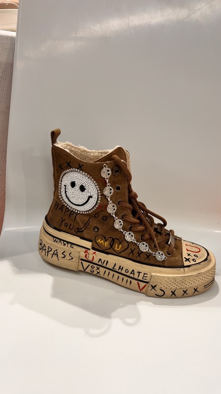 LES BASKETS FOURREES  NANKU nouvelle marque chez Valérie B. chaussures  à Dieppe et exclusivité pour la Normandie Rouen Le Havre 